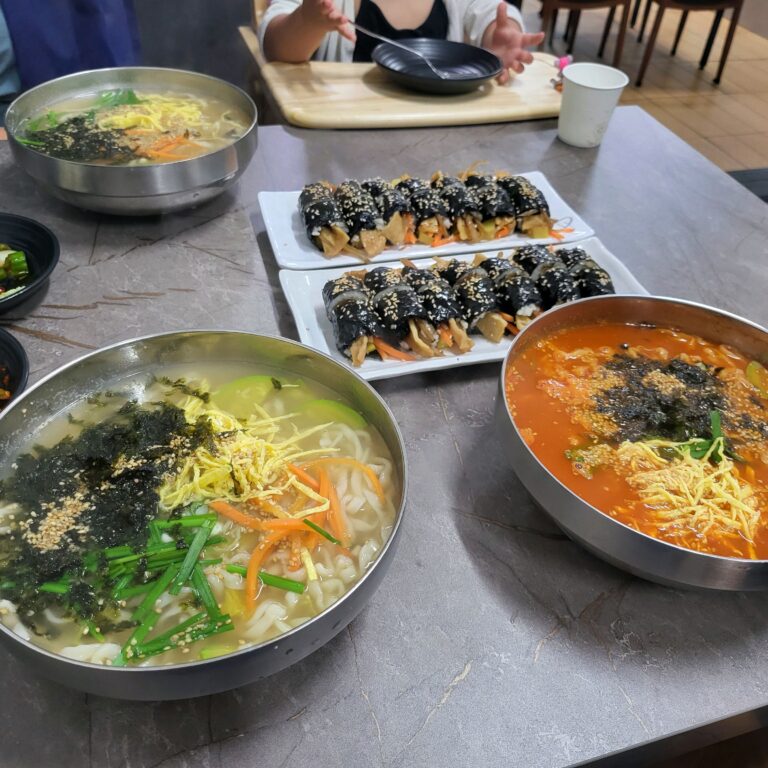 Hallim (Hanlim) Kalguksu in Jeju: Bomal Noodle Soup, Menu Prices, Hours & Directions