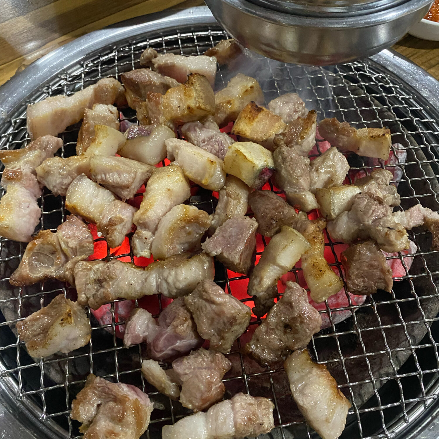 The restaurant in Hyeopjae, Ongpo raw fish restaurant, Jeju Hallim Hyeopjae headquarters 제주 정직한돈 한림협재점